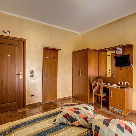 Hotel Maryelen 2 Rome Bagian luar foto