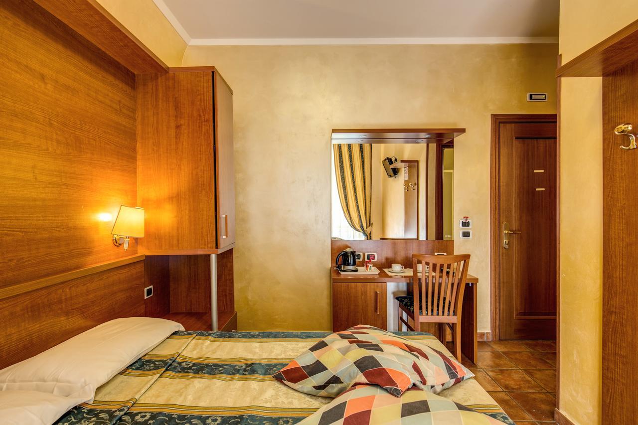 Hotel Maryelen 2 Rome Bagian luar foto