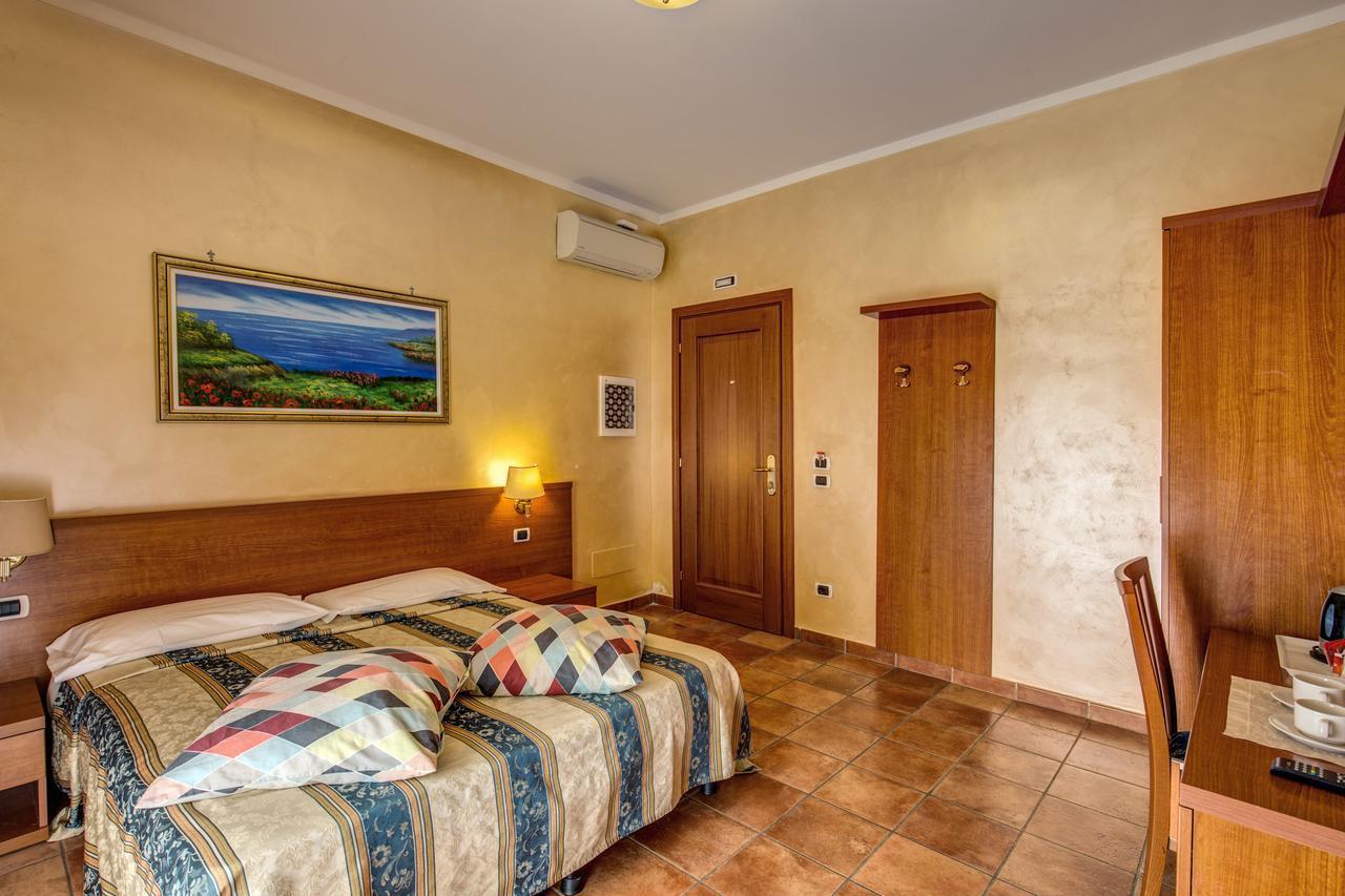 Hotel Maryelen 2 Rome Bagian luar foto