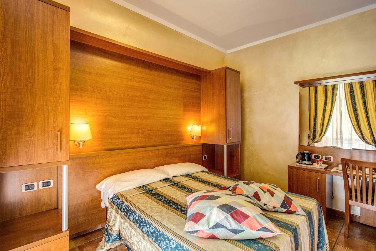 Hotel Maryelen 2 Rome Bagian luar foto