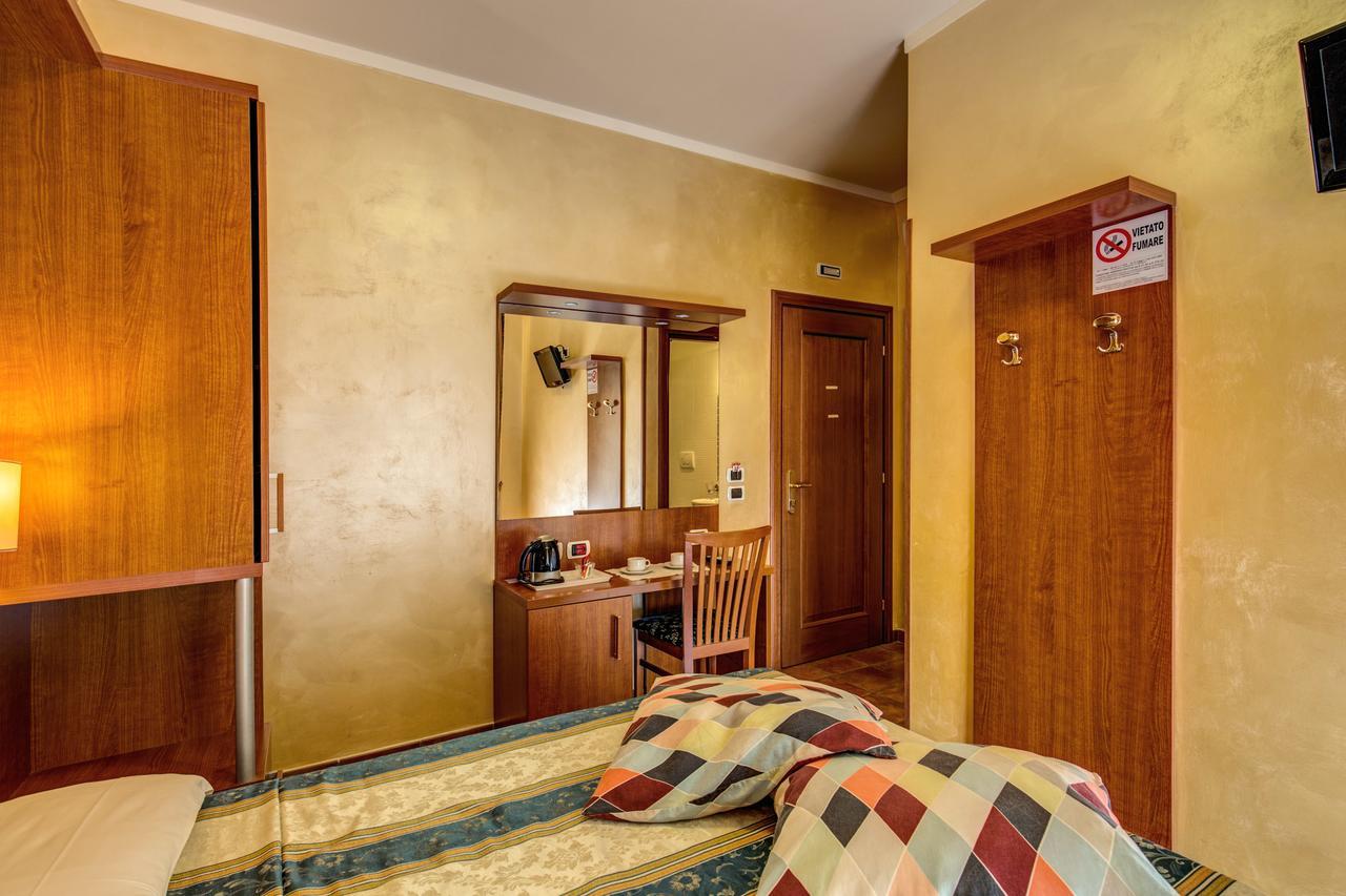 Hotel Maryelen 2 Rome Bagian luar foto
