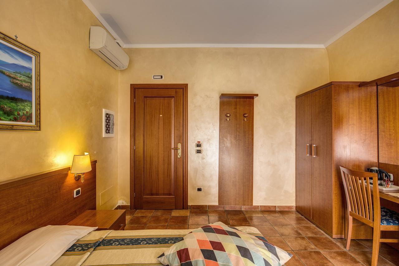 Hotel Maryelen 2 Rome Bagian luar foto